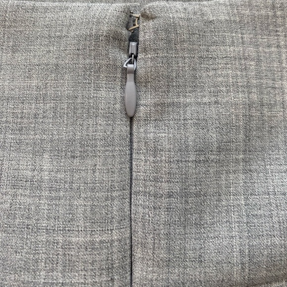 NWT Le Chateau Light Grey Pencil Skirt, Size 18 - Picture 3 of 9